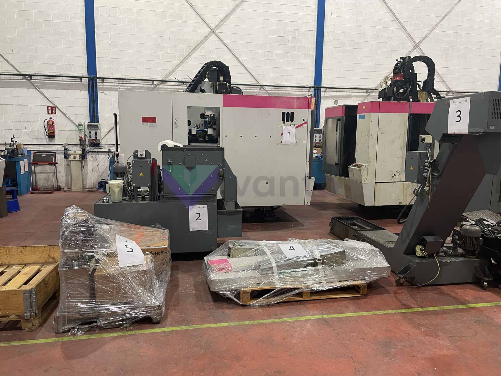 Centro di lavoro  STAMA MC 326 TWIN (2004) id10844