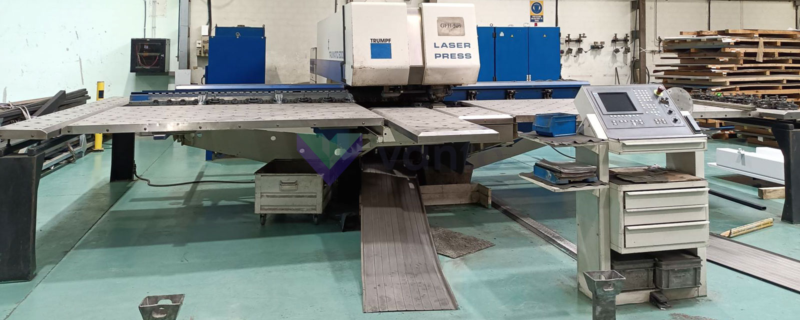 Poinçonneuse combinée au laser (CO2) TRUMPF TC 600 L - 1600 (2001) id10845