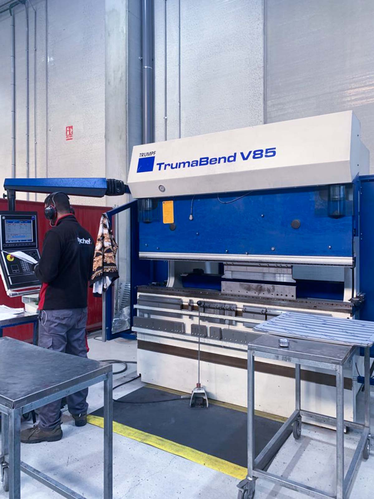 Piegatrice CNC TRUMPF TrumaBend V85 (2006) id10857
