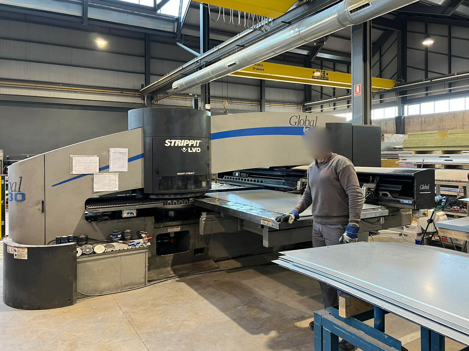 Punzonadora CNC LVD STRIPPIT GLOBAL 30 1525 (2000) id10866