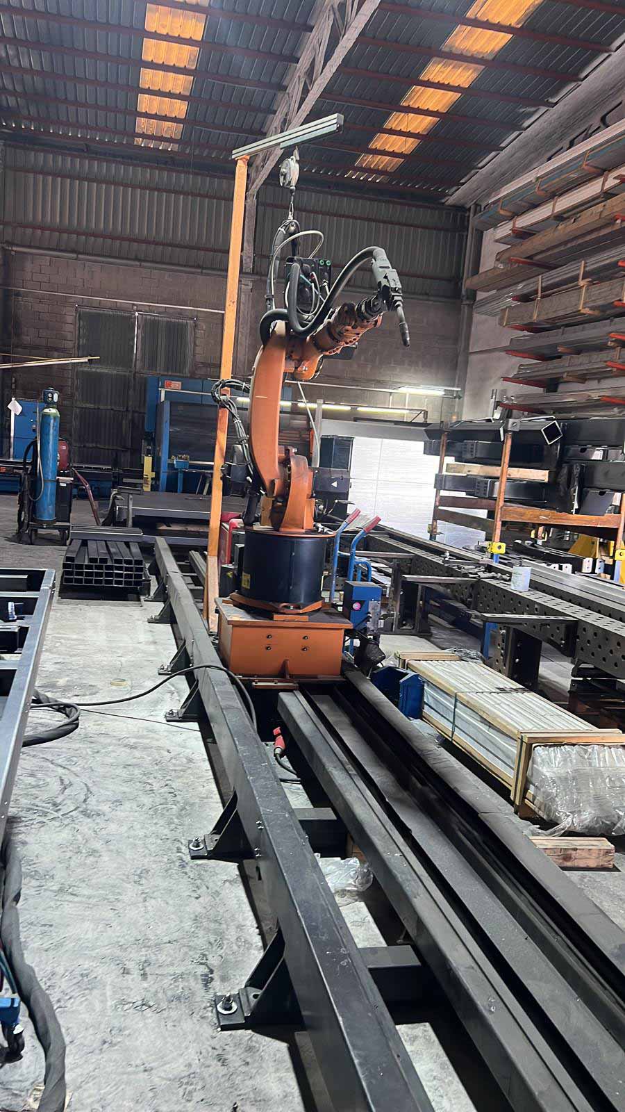 Robot di saldatura KUKA KR 16 L6 (2004) id10881