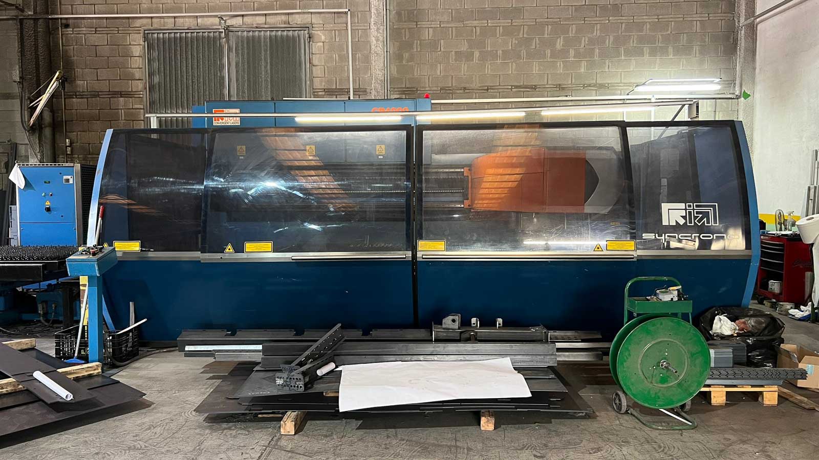 PRIMA INDUSTRIE SYNCRONO Laser cutting machine (CO2) (2006) id10879