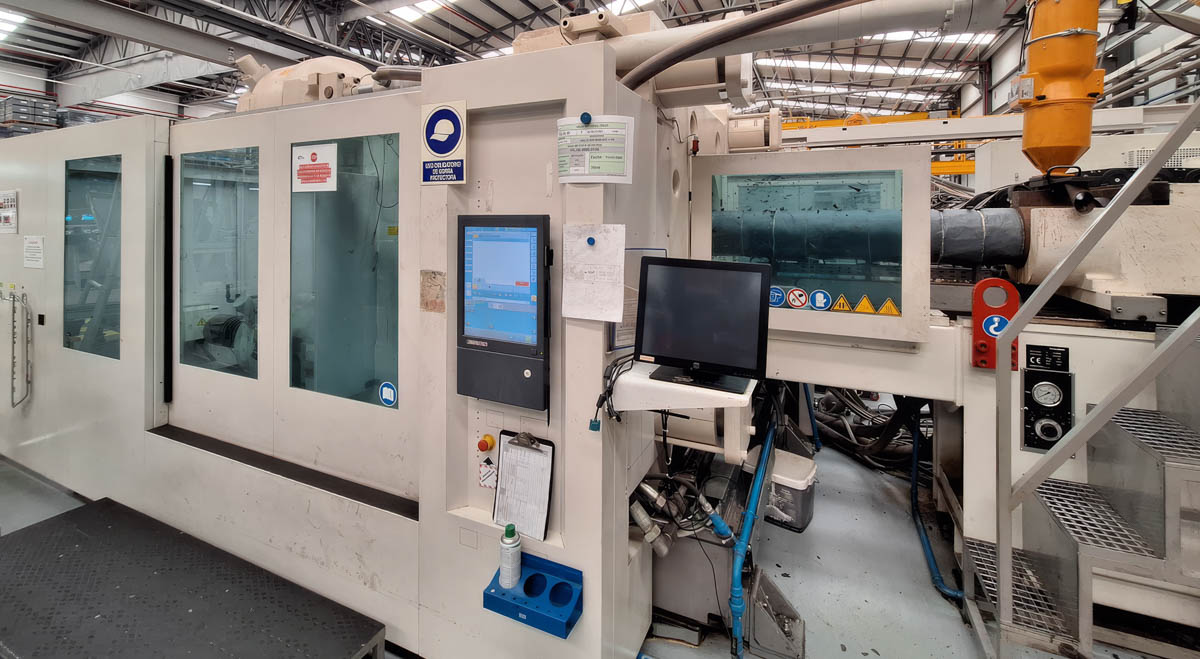 Máquina de moldeo por inyección de 1100t KRAUSS MAFFEI KM 1150 / 4300 MX (2014) id11355